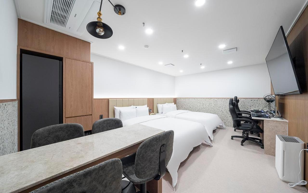 Rosy Hotel Cheongju Exterior photo