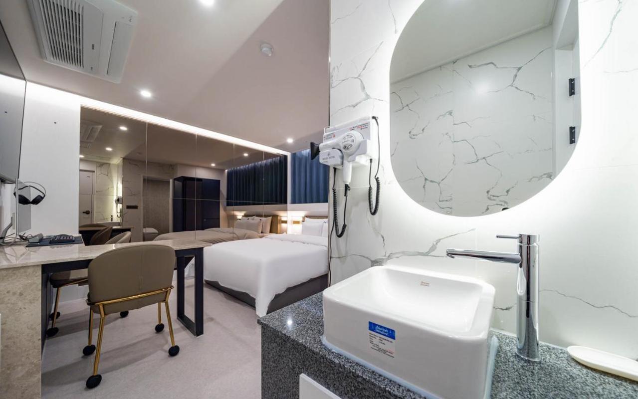 Rosy Hotel Cheongju Exterior photo
