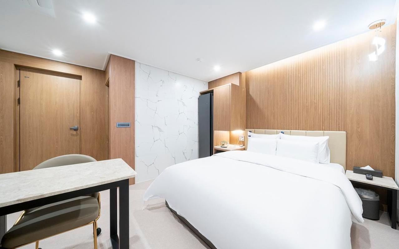 Rosy Hotel Cheongju Exterior photo